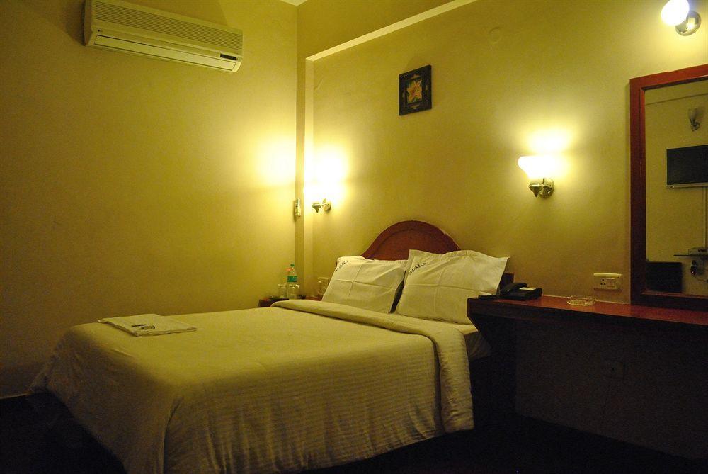 Hotel Mars Classic Chennai Esterno foto