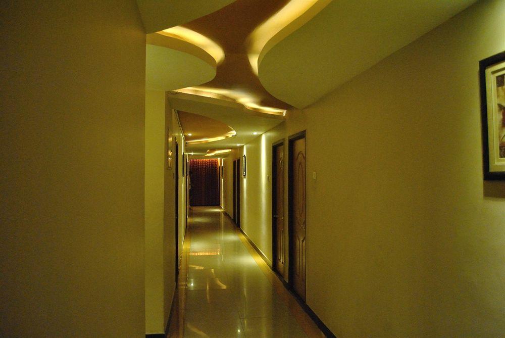 Hotel Mars Classic Chennai Esterno foto