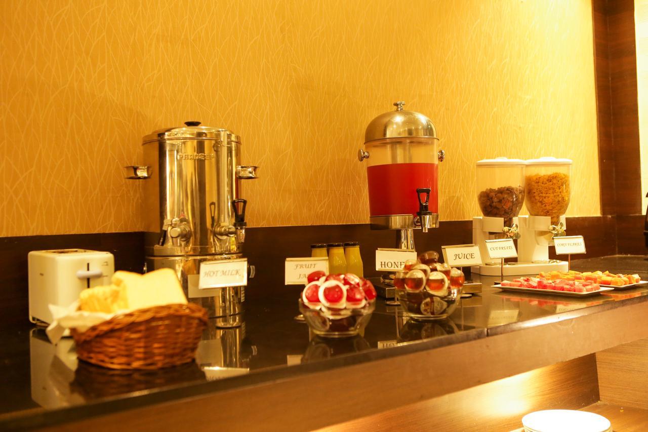 Hotel Mars Classic Chennai Esterno foto