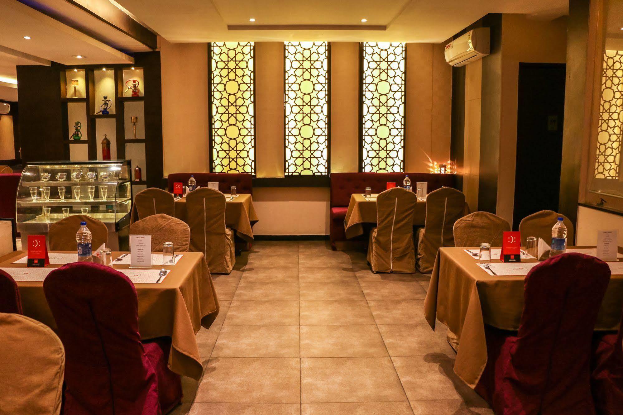 Hotel Mars Classic Chennai Esterno foto
