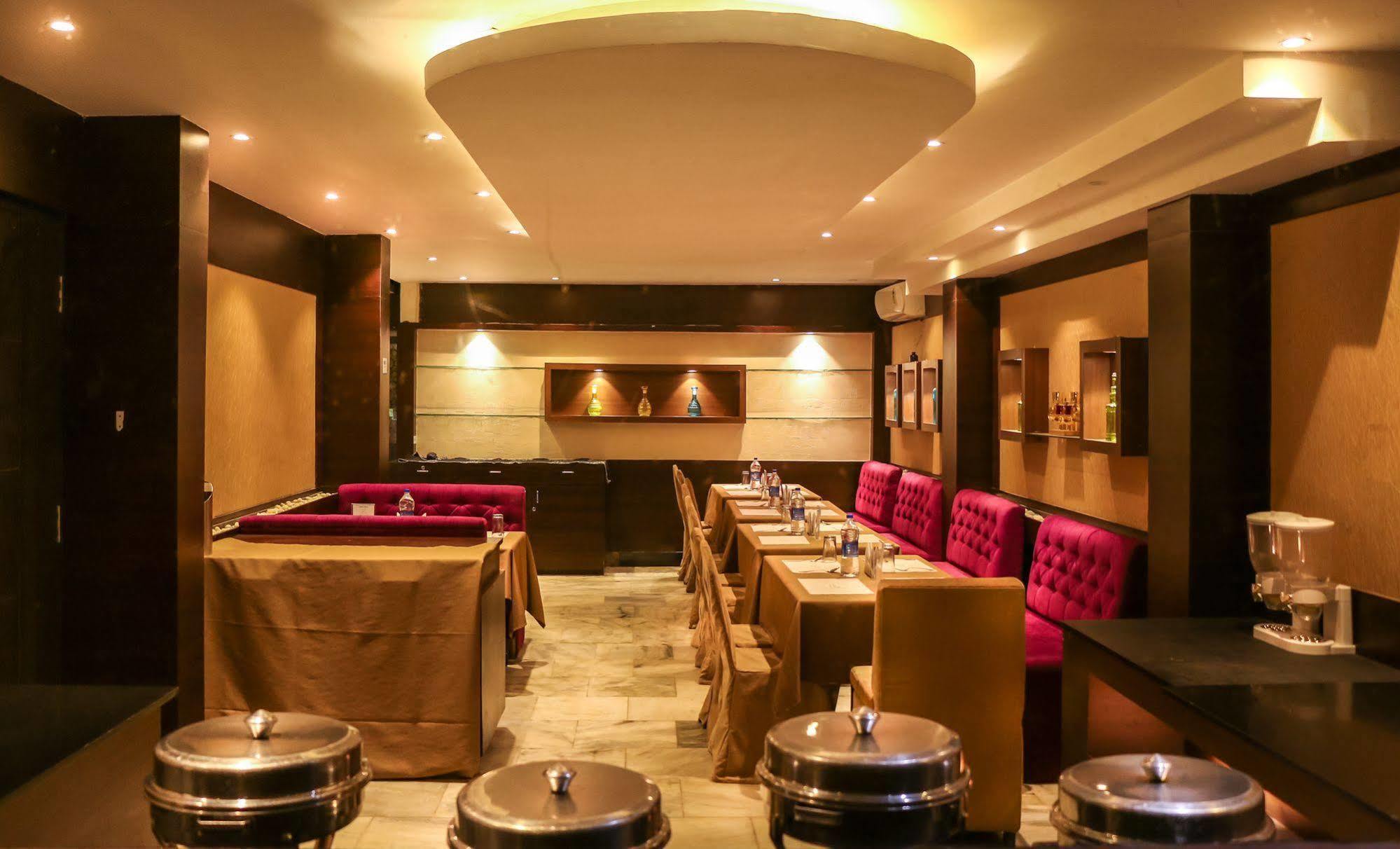 Hotel Mars Classic Chennai Esterno foto