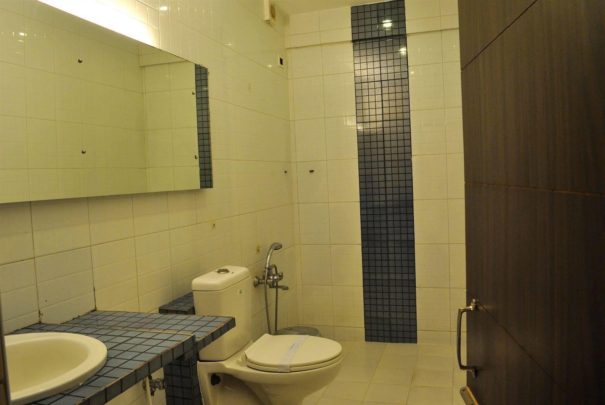 Hotel Mars Classic Chennai Esterno foto