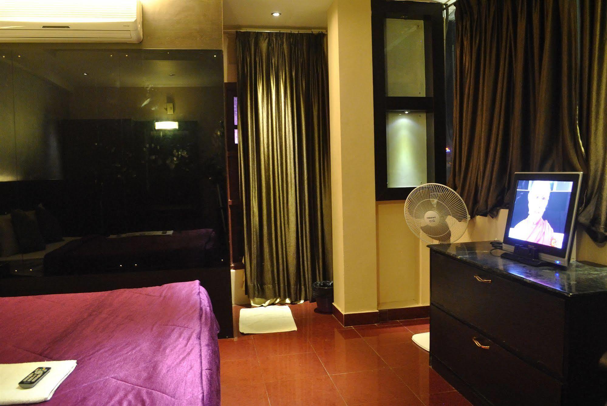 Hotel Mars Classic Chennai Esterno foto