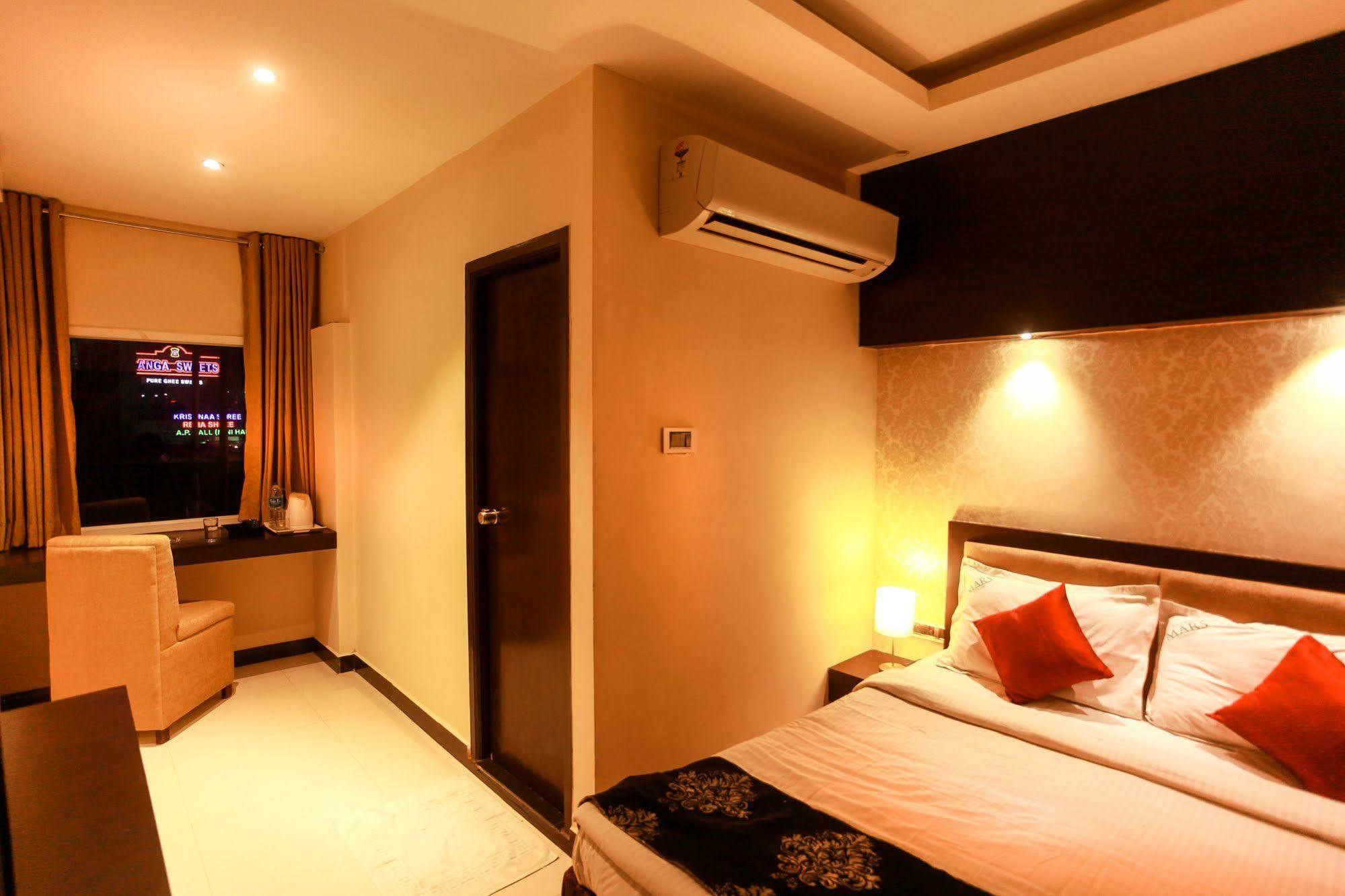 Hotel Mars Classic Chennai Esterno foto