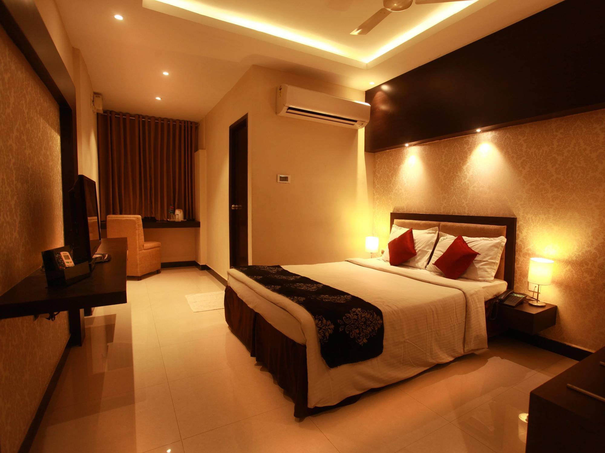 Hotel Mars Classic Chennai Esterno foto