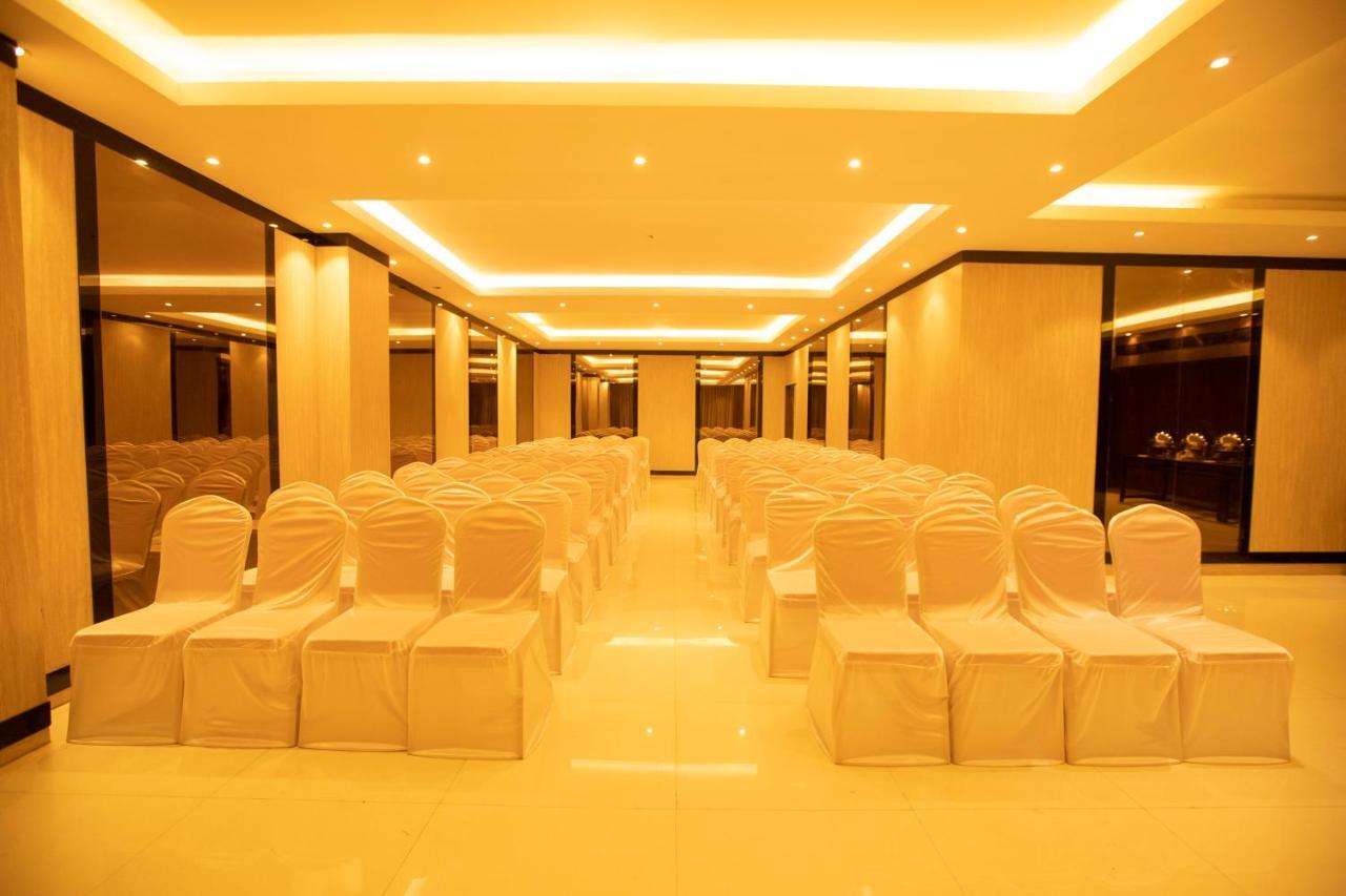 Hotel Mars Classic Chennai Esterno foto