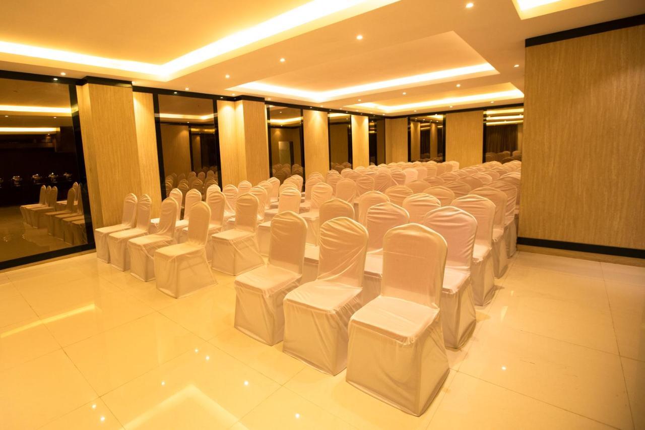 Hotel Mars Classic Chennai Esterno foto